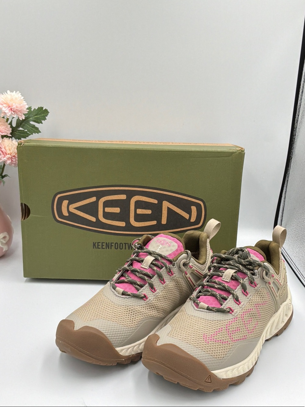 Keen Women's Beige and Pink Trail Sneakers